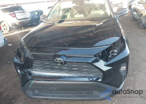 2021 Toyota Rav4 Xle Premium z USA, uszkodzony, nr VIN 2T3A1RFV2MC256412